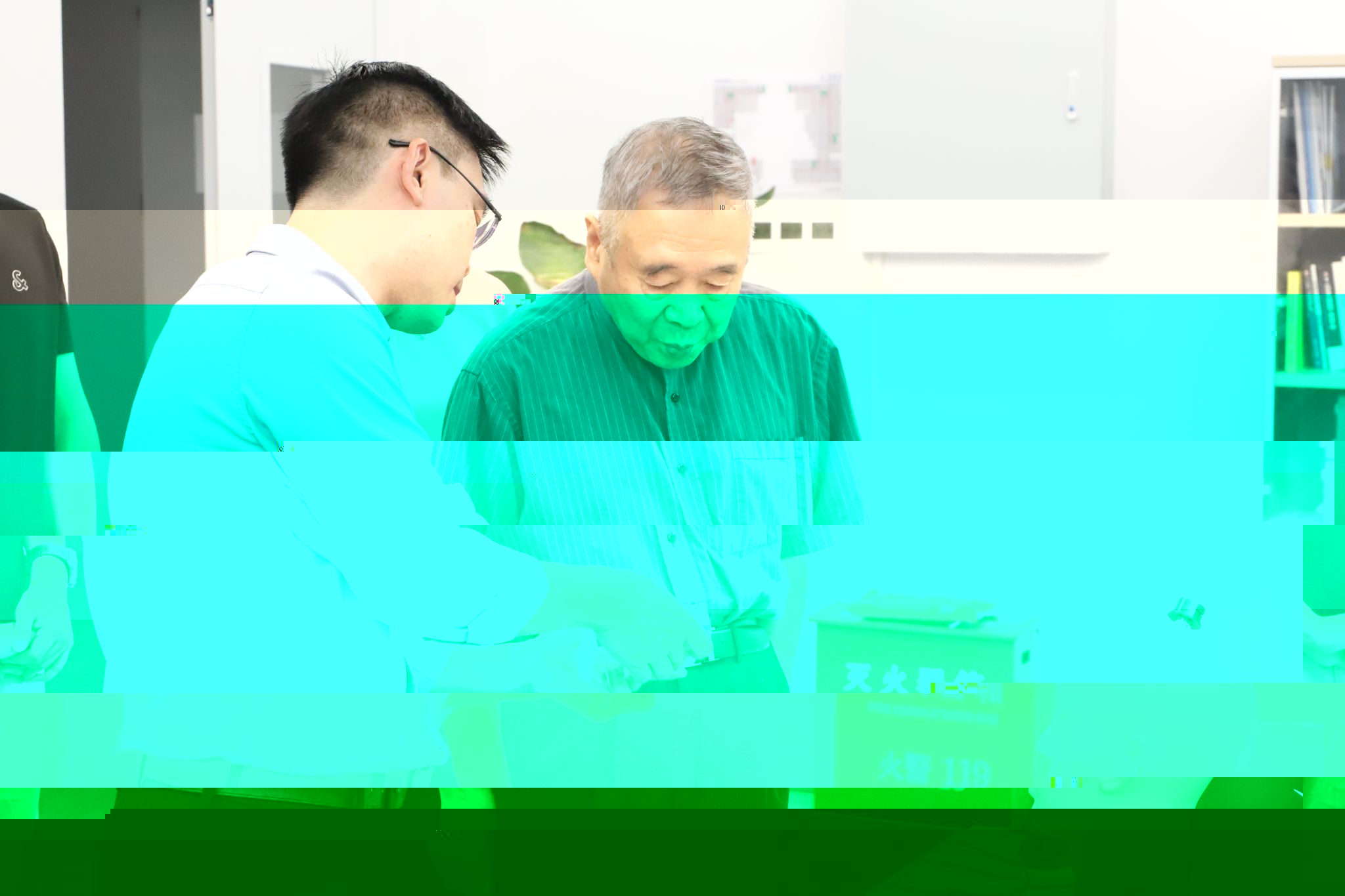 31716